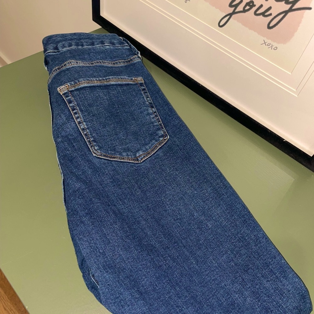 Good American Distressed Blue Jeans